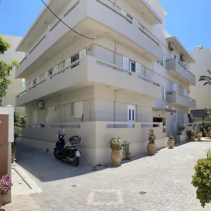 Family Homes Zaharias Apartment